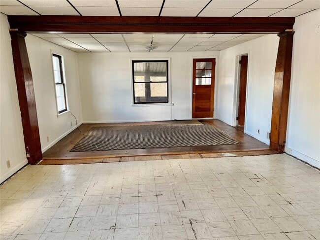 Building Photo - 44 Otseningo St