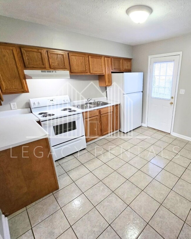 Building Photo - 107 Robbins Dr