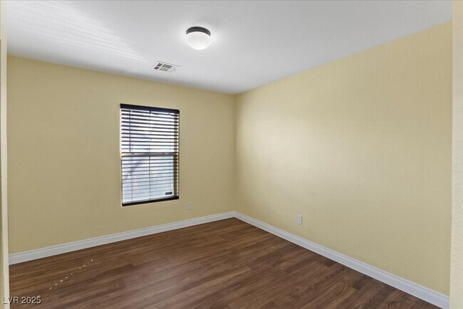 Building Photo - 4748 Golden Shimmer Ave
