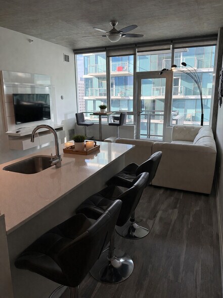 Building Photo - 1345 S Wabash Ave