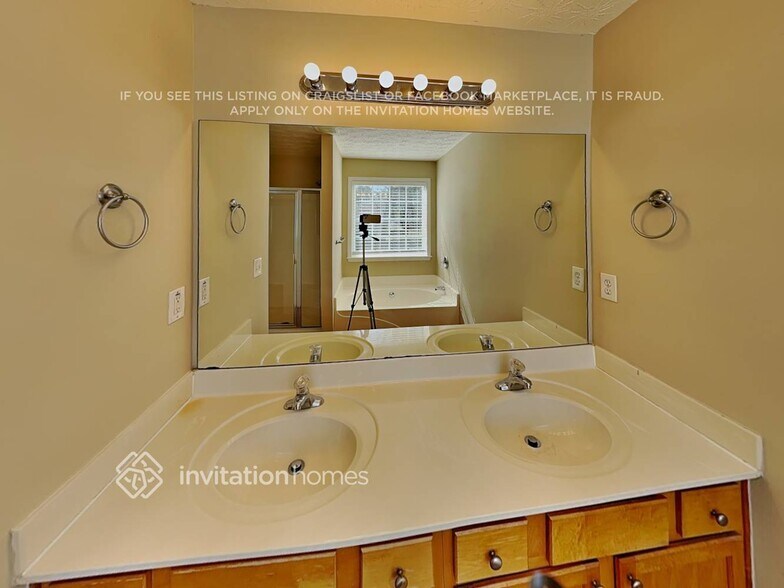 Building Photo - 2257 Pierce Way