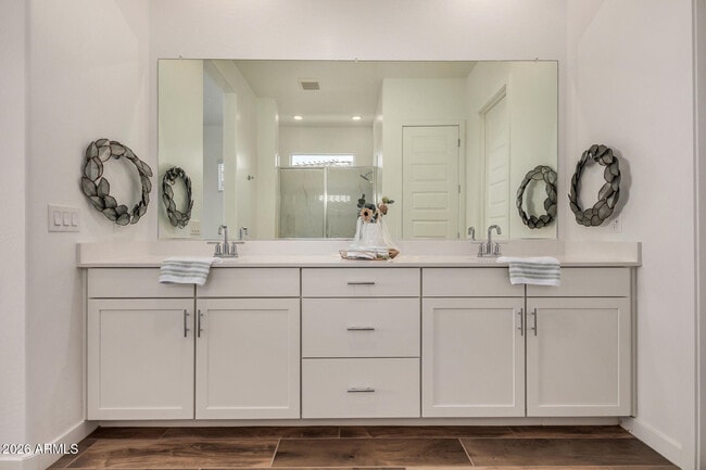 Building Photo - 2968 E Lucky Horseshoe Ln