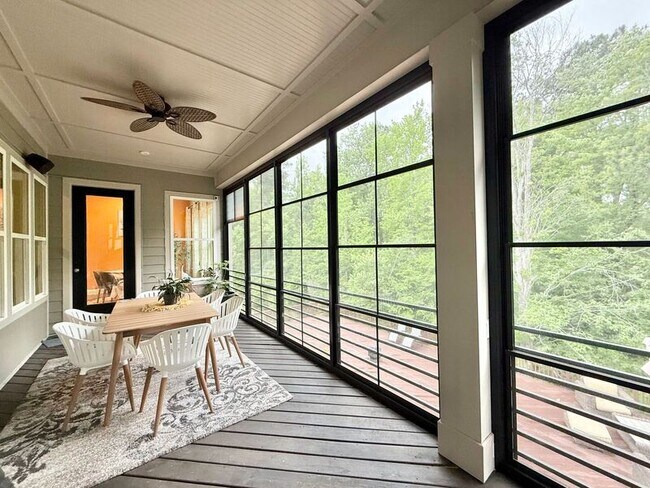 Building Photo - 312 Sweetbriar Rose Ct