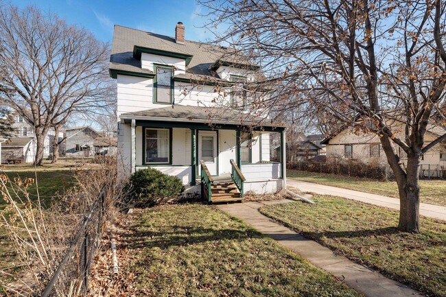Building Photo - 420 N Oliver Ave
