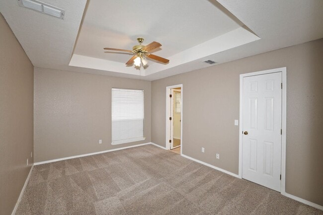 Building Photo - 5706 Laguna Dr