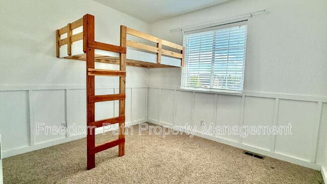 Building Photo - 3783 Pandion Dr