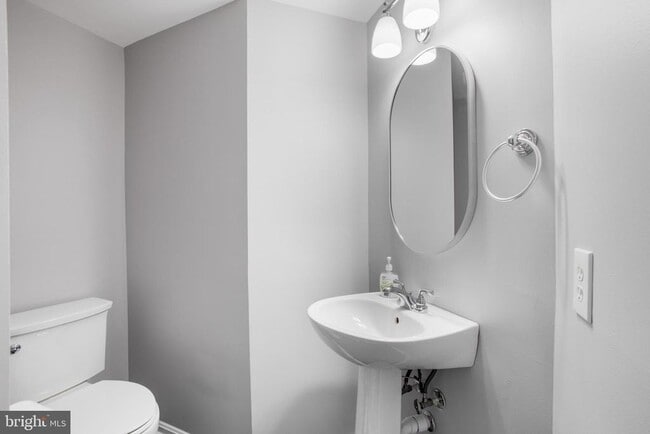 Building Photo - 12765 Fair Crest Ct