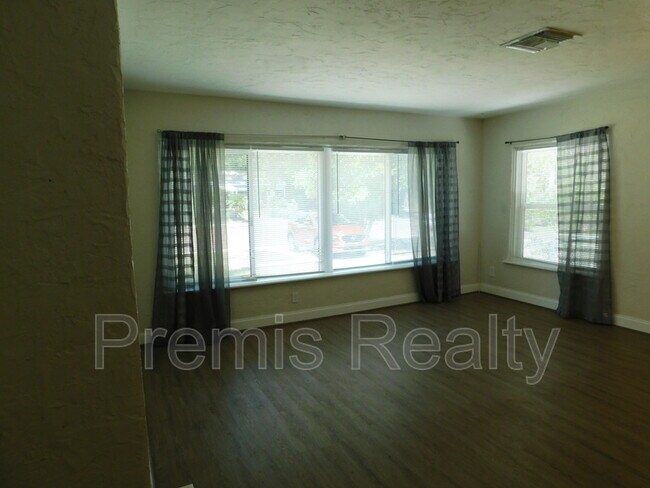 Building Photo - 5156 5th Ave S