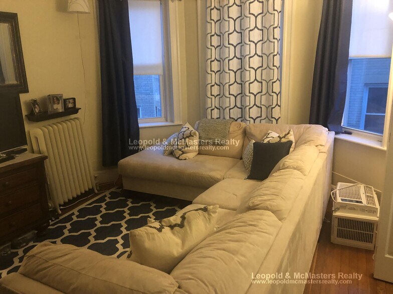 Building Photo - 16 Glenville Ave