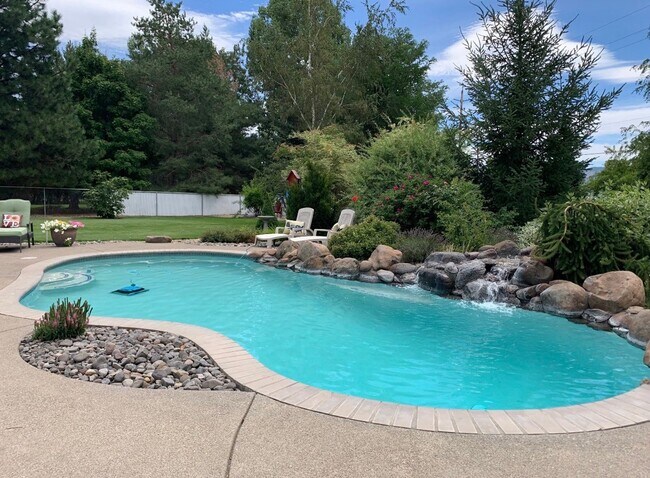 Building Photo - 4 Bedroom, 2 Bath in Pine Grove