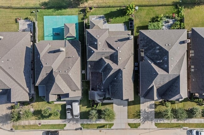 Building Photo - 4315 Laburnam Rd