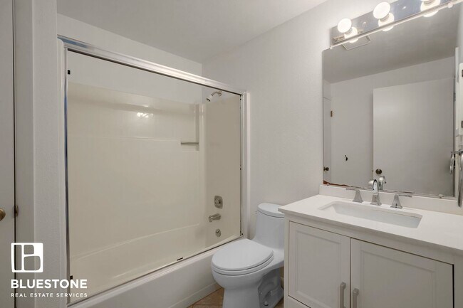 Building Photo - Beautiful 4 bedroom home in Palisades Neighborhood of Lake Oswego!