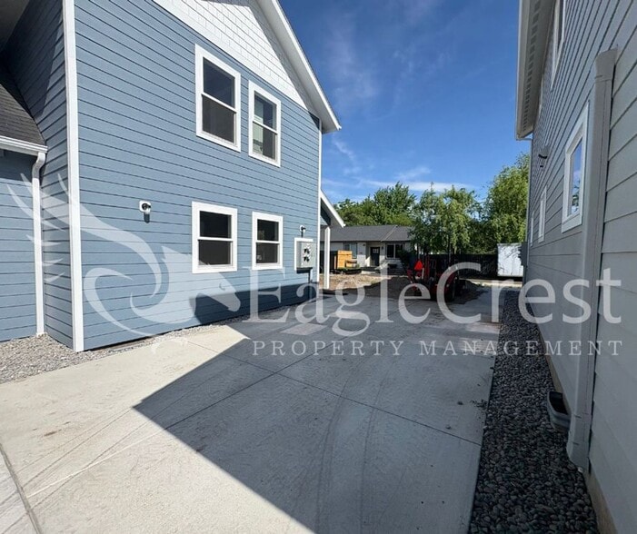 Building Photo - 420ANKENY