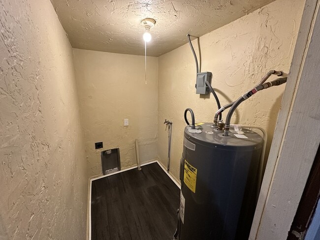 Building Photo - 2bed/2bath Home Available in OKC!