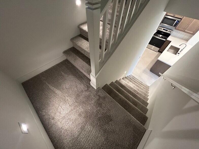 Building Photo - 2121 W Sonoran Desert Dr