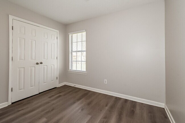 Building Photo - 6650 Black Oak Dr