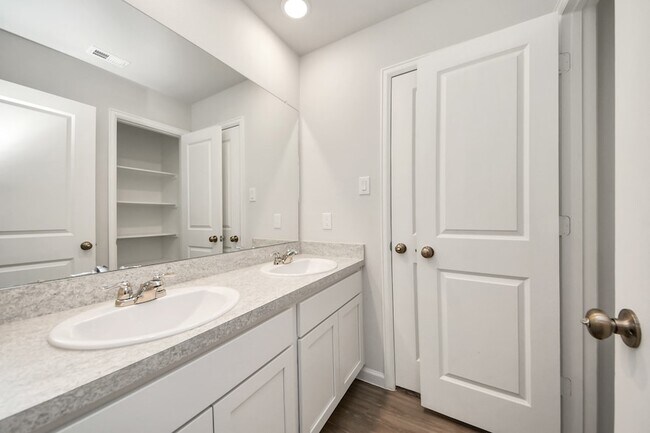 Building Photo - 16489 Moss Ln