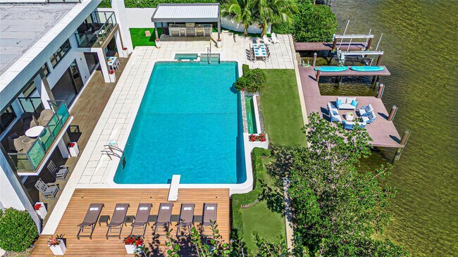 Building Photo - 1430 S Ocean Dr