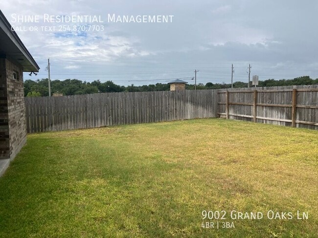 Building Photo - 9002 Grand Oaks Ln