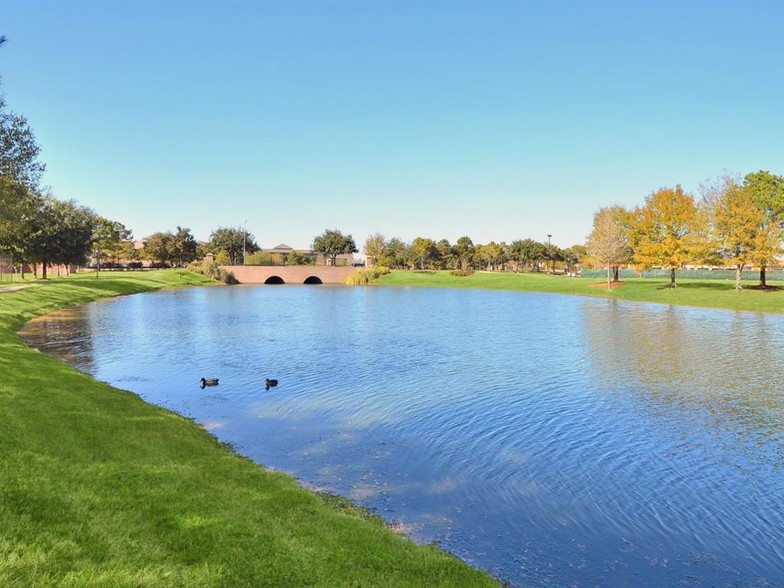 Building Photo - The Lakes at Cinco Ranch