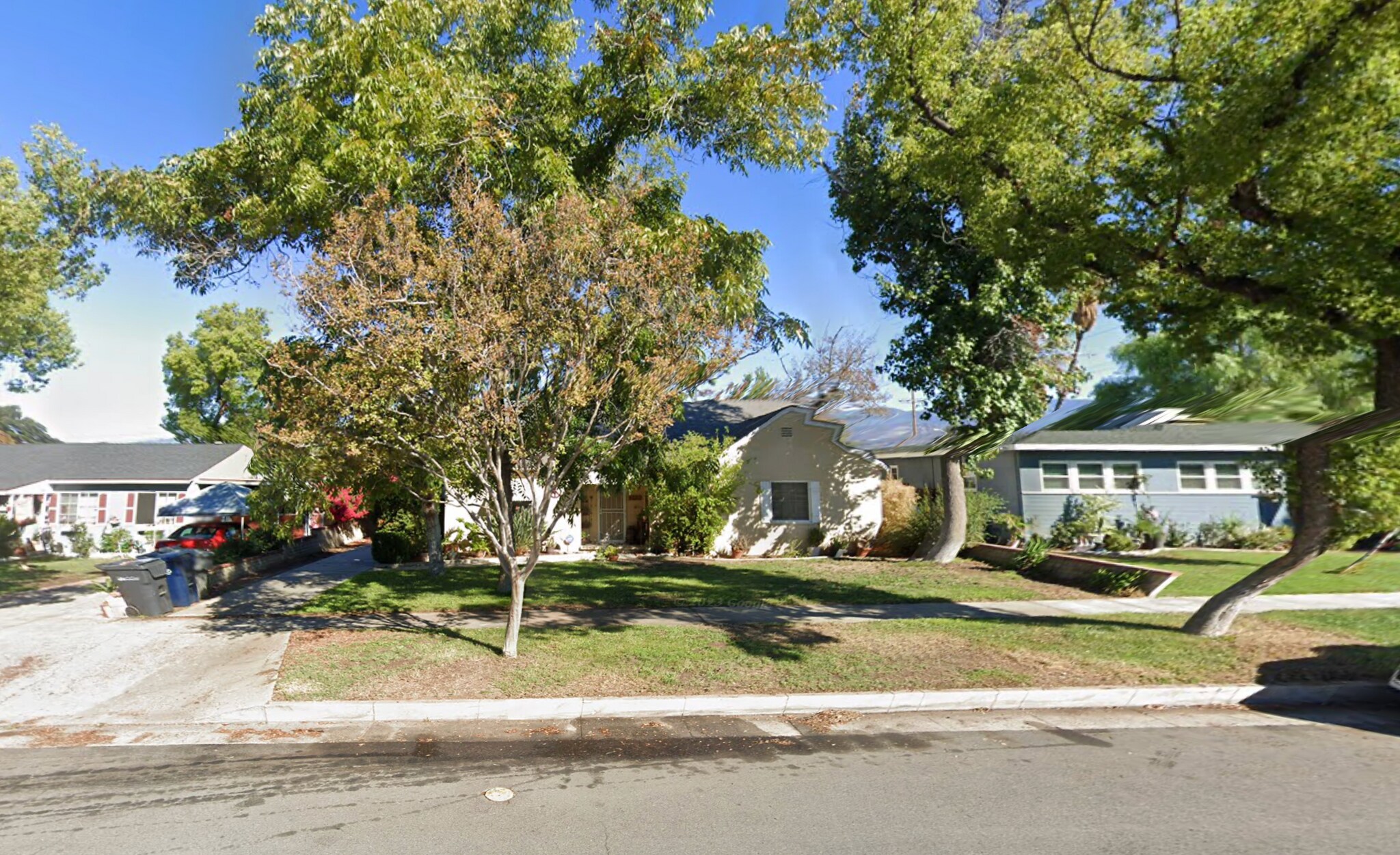 Building Photo - 1333 E Colton Ave