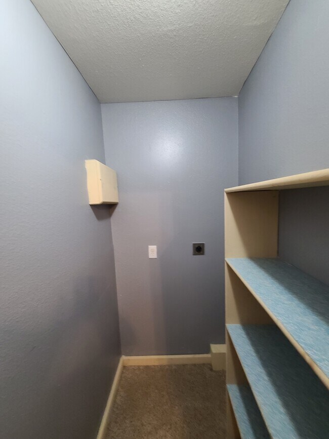 Storage closet - 420 W Will Rogers Blvd