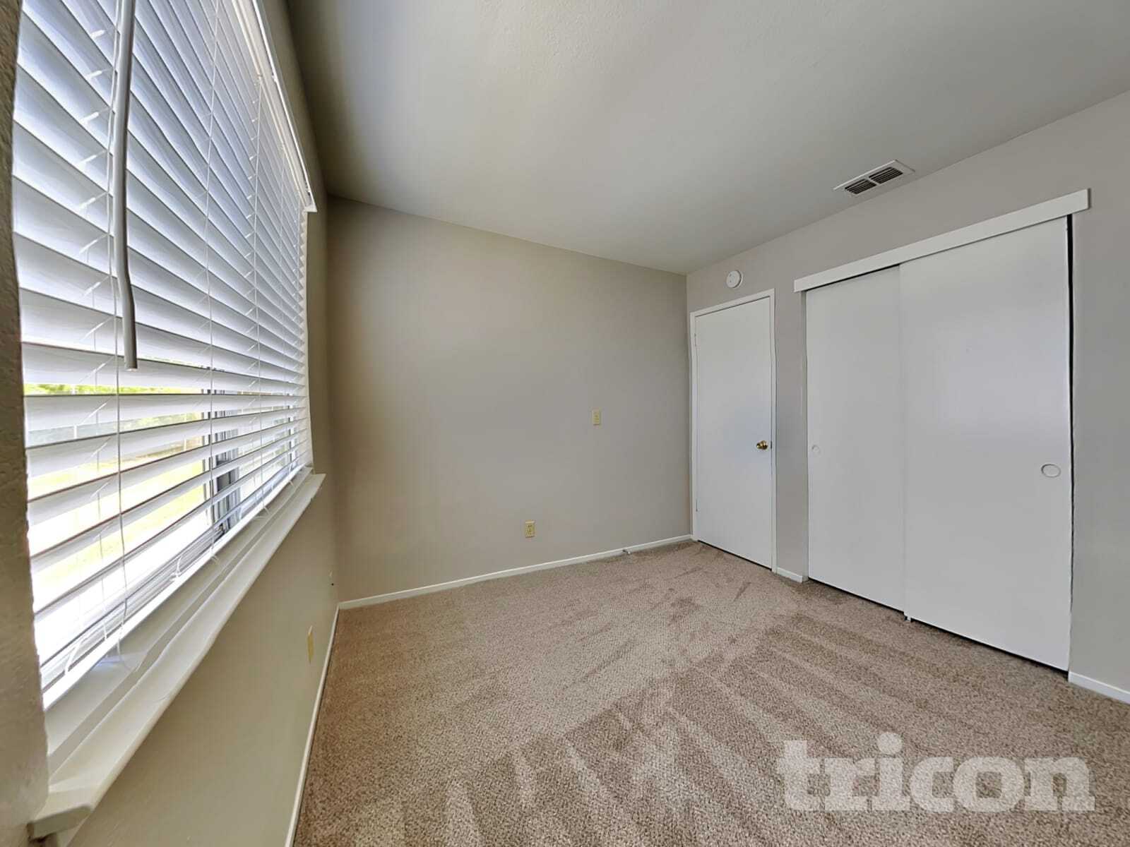 Building Photo - 7726 Robinette Rd