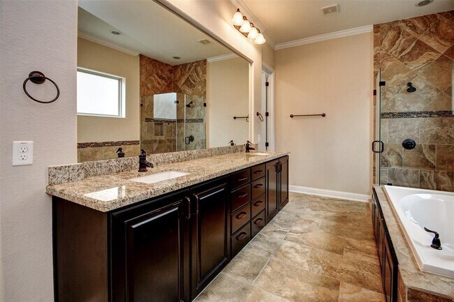Building Photo - 106 Bella Sole