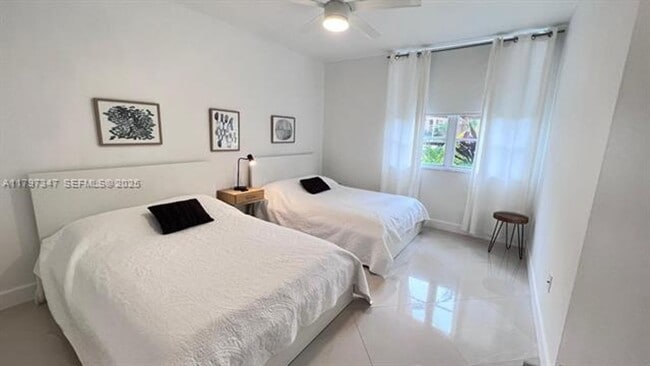 Building Photo - 19701 E Country Club Dr