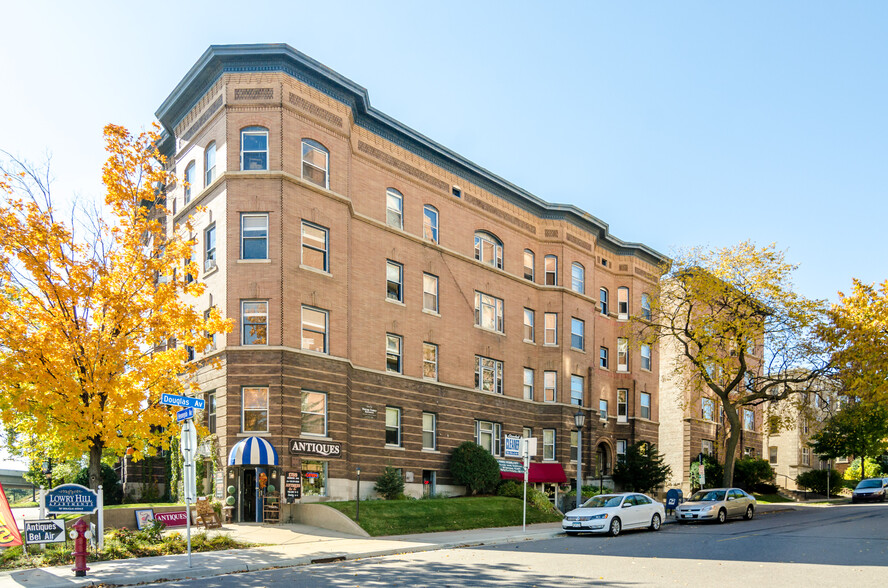 Primary Photo - Lowry Hill Apartments