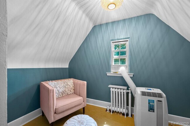 Building Photo - 1516 W Houstonia Ave