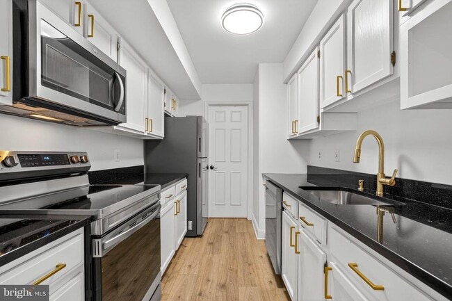 Building Photo - 6910 Sandra Marie Cir