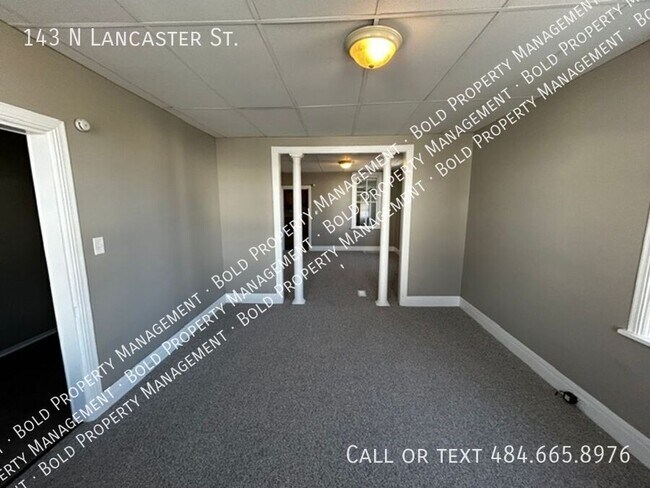 Building Photo - 143 N Lancaster St