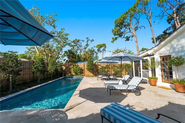 Building Photo - 731 Texas St