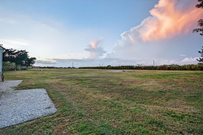 Building Photo - 3640 SW 22nd St