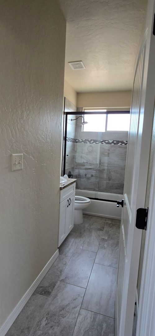 Building Photo - Stunning 3-BR Home with Views, Upgrades, & Oversized Garage!