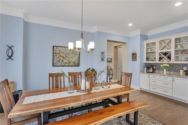 Building Photo - 5525 Fontana Ct