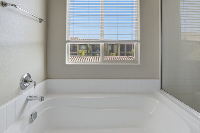Building Photo - 3158 Molinos Dr