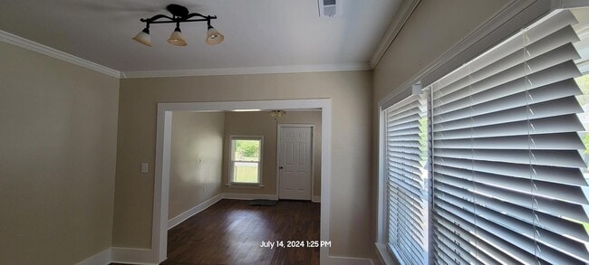 Building Photo - 816 Indian Ave