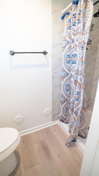 Building Photo - 136 NW 60th Ave