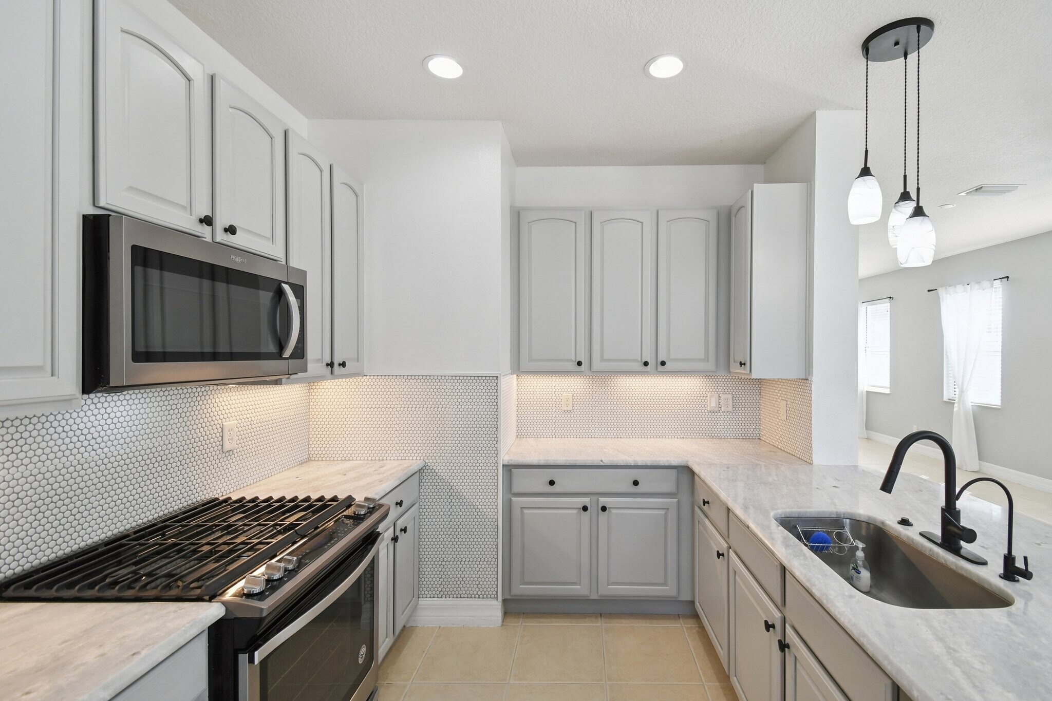 Building Photo - 531 Hedgewood Dr