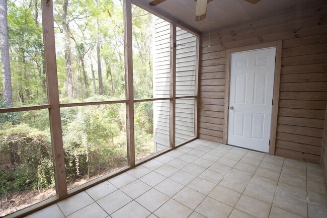 Building Photo - Charming 2-Bedroom, 2-Bath Home in Village...
