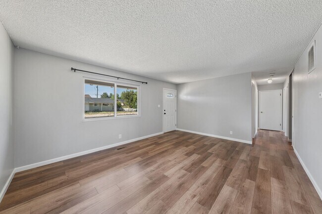 Building Photo - 2565 Pequop St