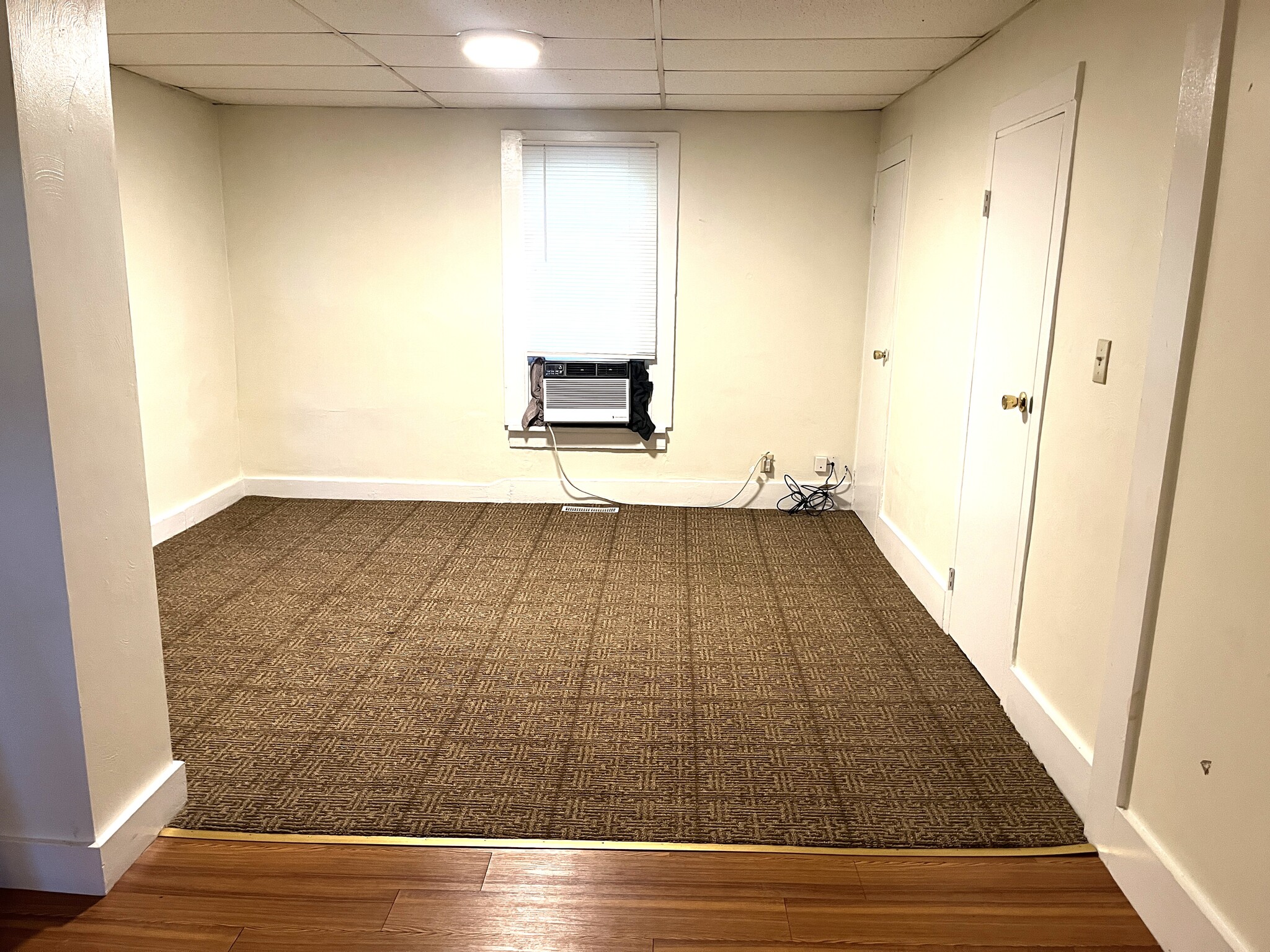 Building Photo - 225 1/2 W 18th St