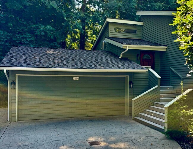 Building Photo - 3 Bed / 3 bath Sahalee single family home ...