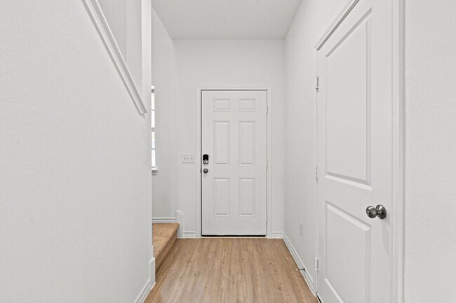 Building Photo - Move-In Ready New Build with Spacious Back...