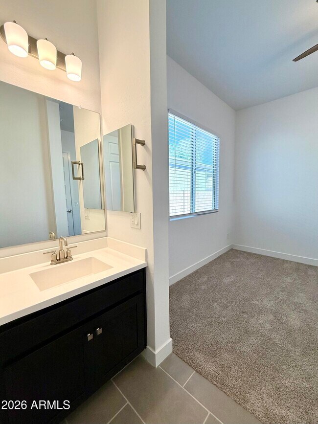 Building Photo - 3824 Fiestaflower Ln