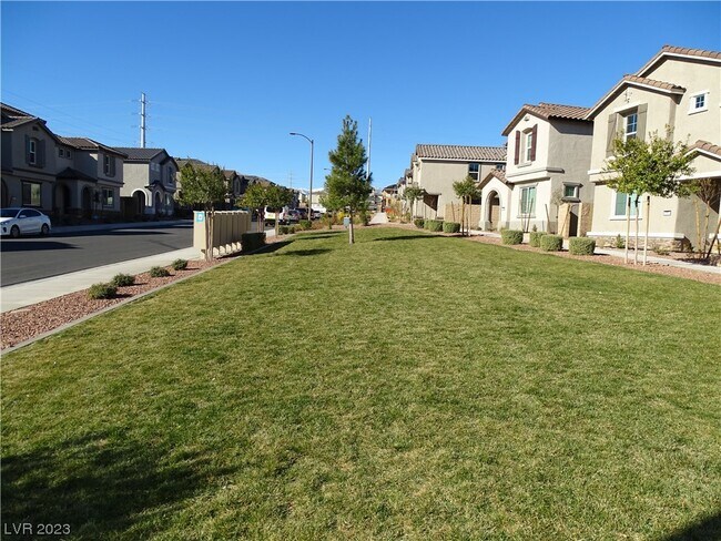 Building Photo - 10589 Sariah Skye Ave