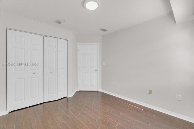 Building Photo - 2945 NE 185th St