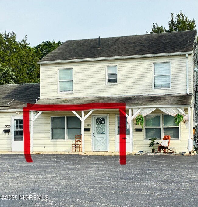 Building Photo - 328 E Main St